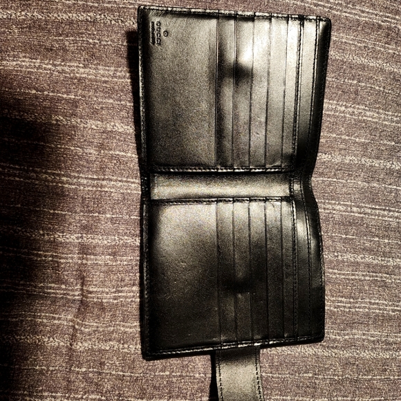 Authentic GUCCI - Suede and Leather Bi-Fold Wallet - Picture 7 of 14